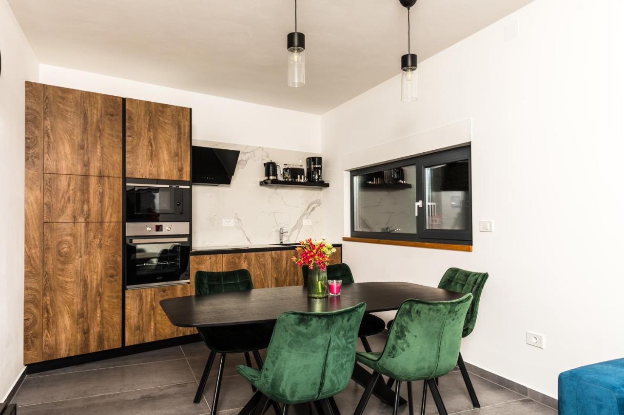 Olive Tree Mansion Διαμέρισμα Vir Εξωτερικό φωτογραφία
